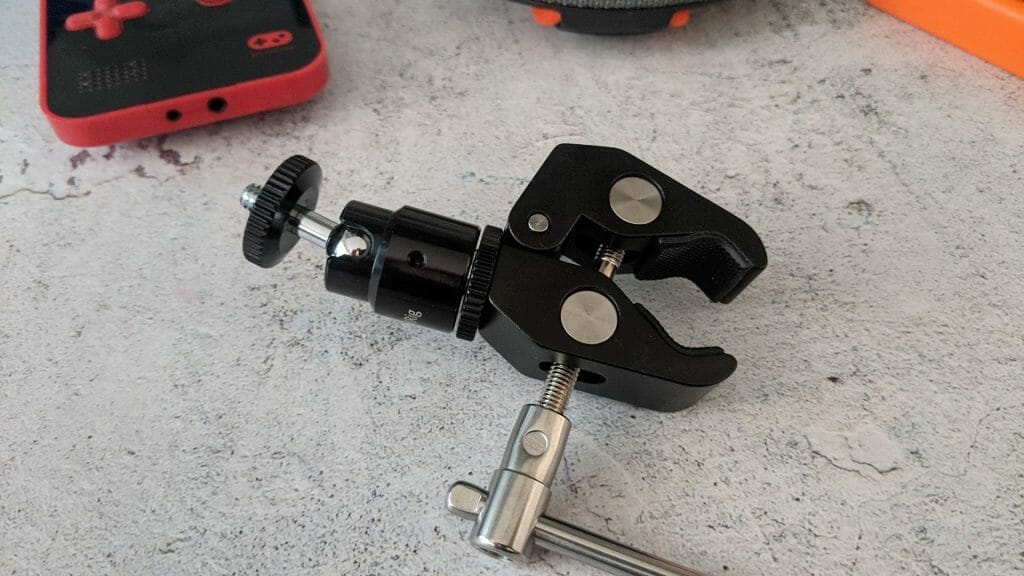 Marco Tran The Simple Entrepreneur SmallRig Clamp Side