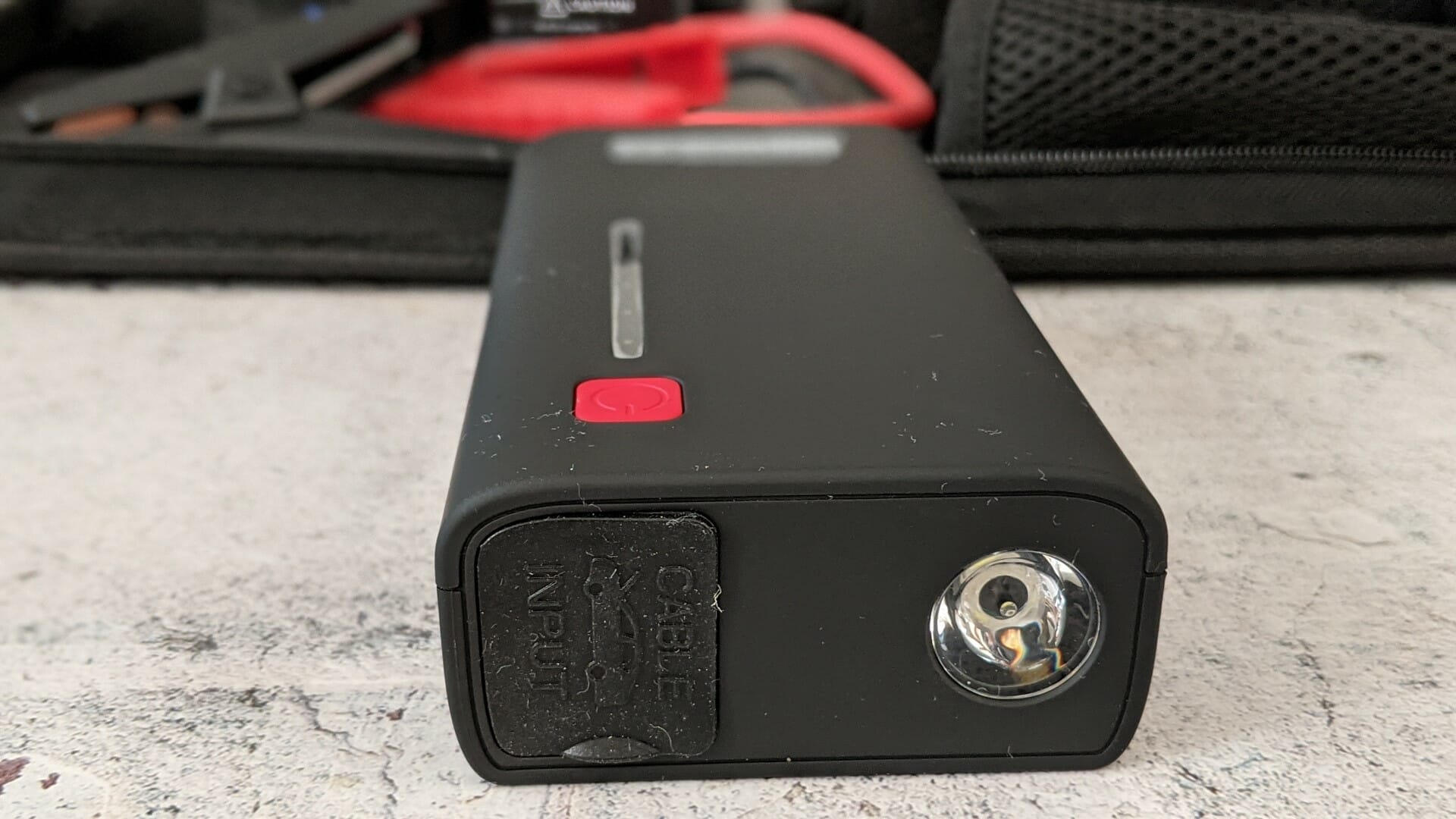 USING THE GOOLOO 800 AMP CAR JUMP STARTER