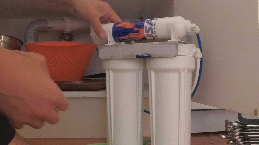 HOW TO REPLACE THE FILTERS IN A 3 STAGE WATER FILTER SYSTEM under the sink