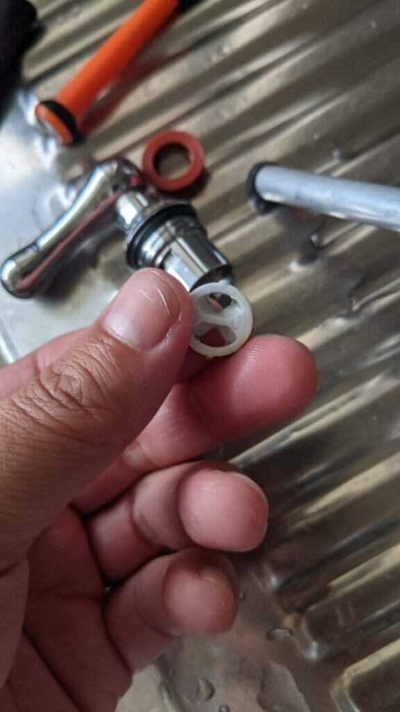 HOW TO REPLACE FAUCET WATER FILTER old ceremic washer