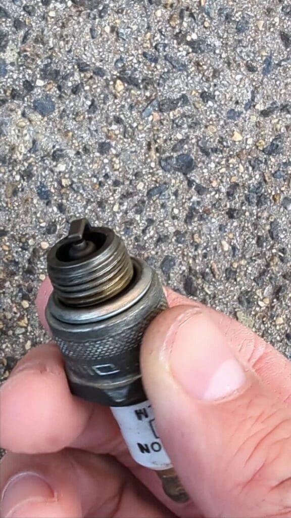 GUIDE TO MASPORT SPARK PLUG CLEANING AND REMOVAL 1