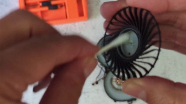 HOW_TO_FIX_A_NOISY_LAPTOP_FAN-0-00-45.png
