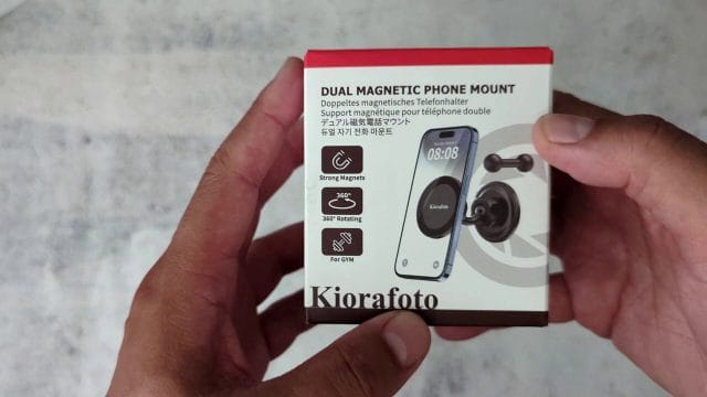 KIORAFOTO_DUAL_MAGNETIC_PHONE_MOUNT_UNBOXING-0-00-00.png