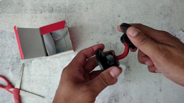 KIORAFOTO_DUAL_MAGNETIC_PHONE_MOUNT_UNBOXING-0-00-21.png