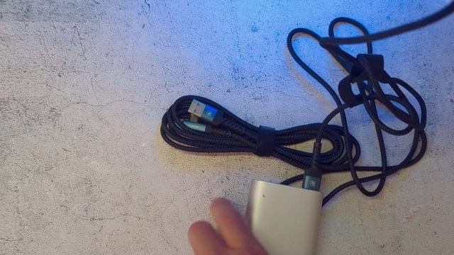 Unboxing_and_Testing_the_Toocki_USB-C_Right_Angle_-0-01-03.png